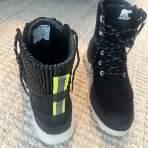 Sorel Women's Brex Cozy Lace Boot Black Sea Salt US Women 9 Waterproof - Picture 3 of 8